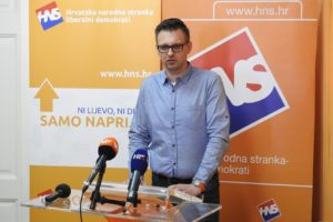 Arogantan i bahati Čačić troši novac građana Varaždinske županije kao pijani milijunaš, vrijeme je za ostavku